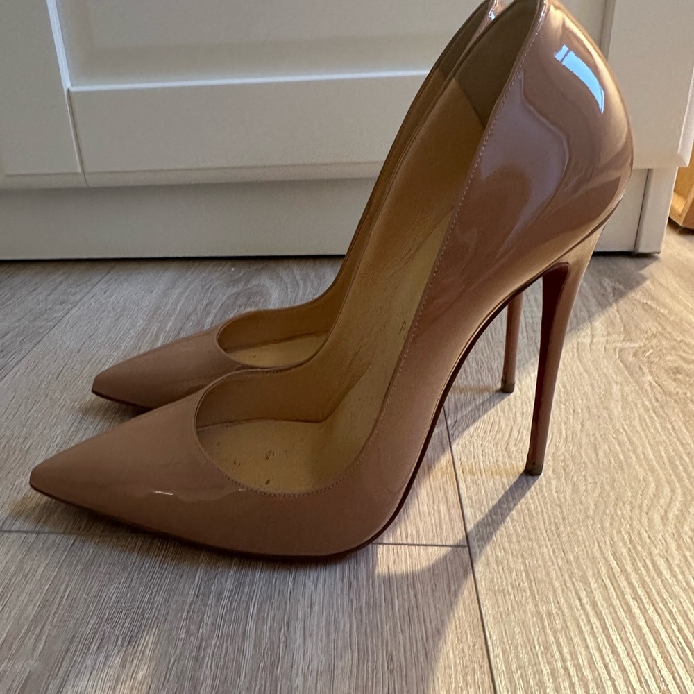 Christian Louboutin So Kate